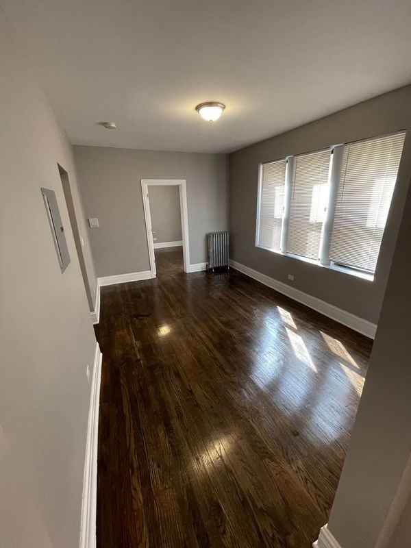 11023 S Vernon Ave - Photo 4 of 13