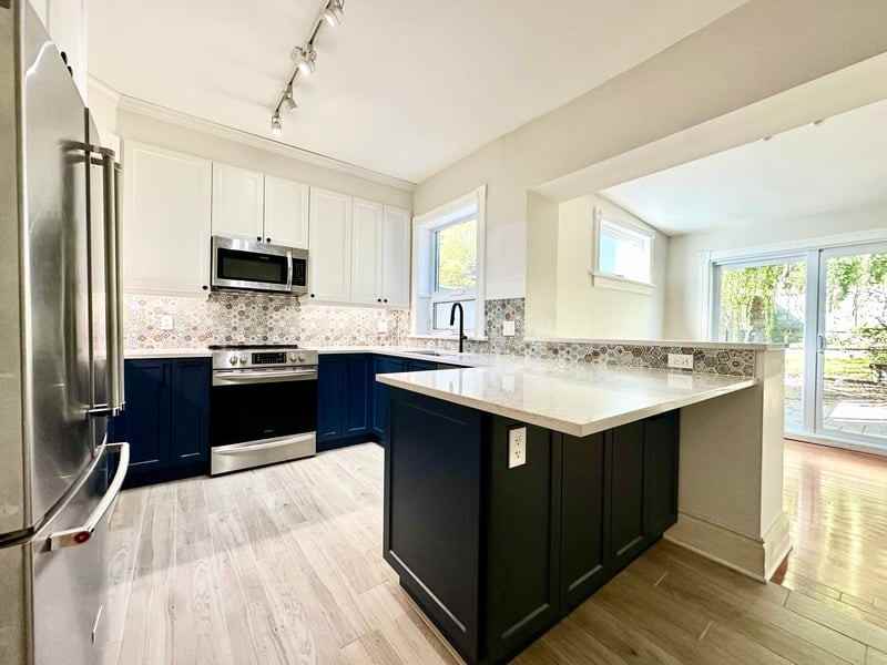 327 James St - Photo 5 of 14