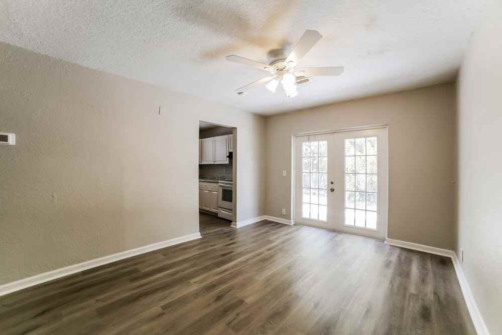 521 Sw 11th Dr - Photo 4 of 19