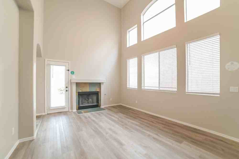 4910 W Marco Polo Rd - Photo 5 of 20