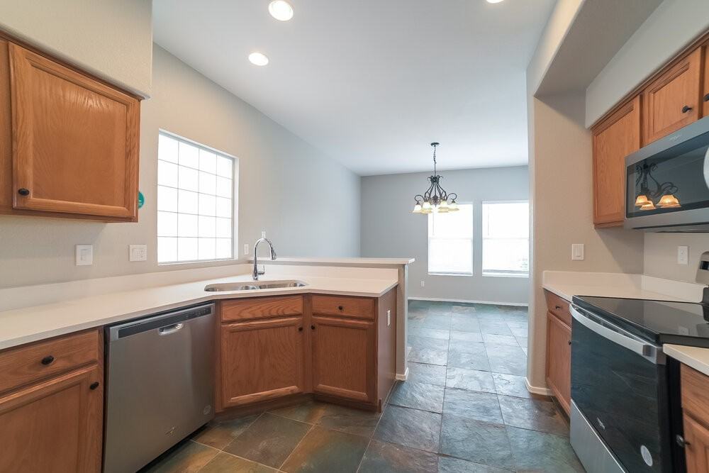 4910 W Marco Polo Rd - Photo 7 of 20