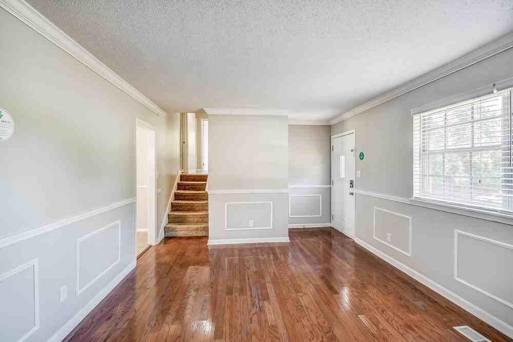 1760 Sonia Dr - Photo 7 of 22