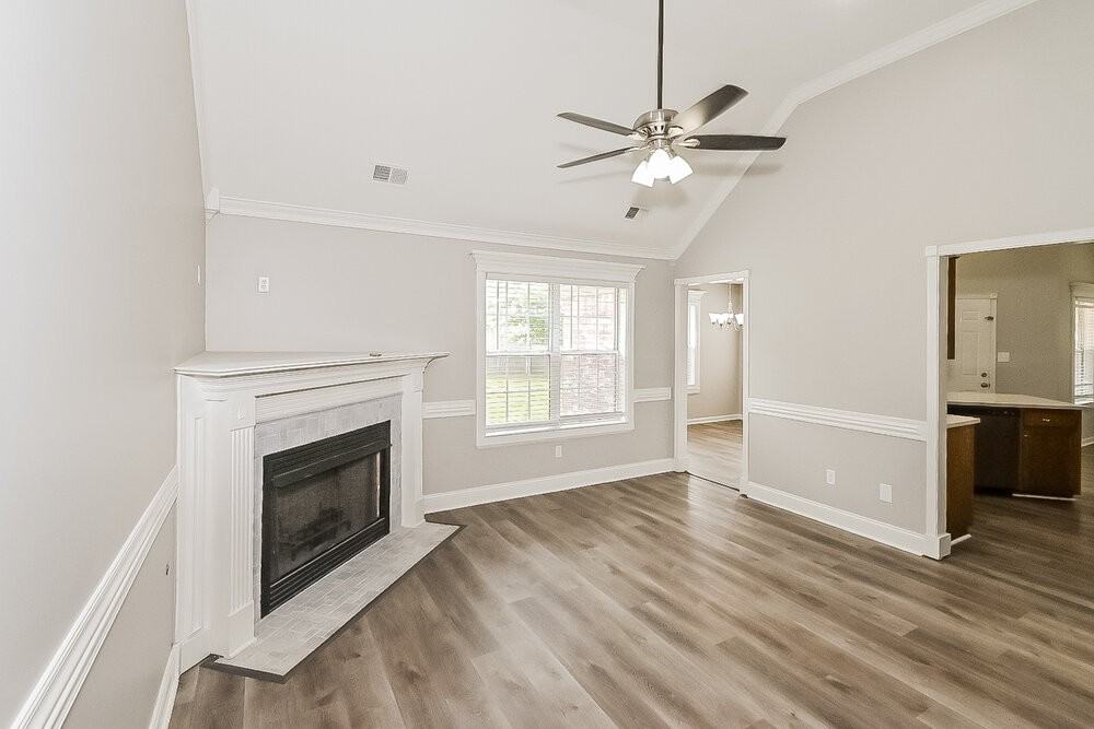 2704 Greencliff Dr - Photo 5 of 17