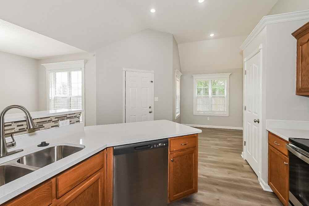 2704 Greencliff Dr - Photo 7 of 17