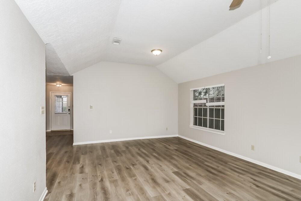 16907 Dusty Mill Dr E - Photo 5 of 16