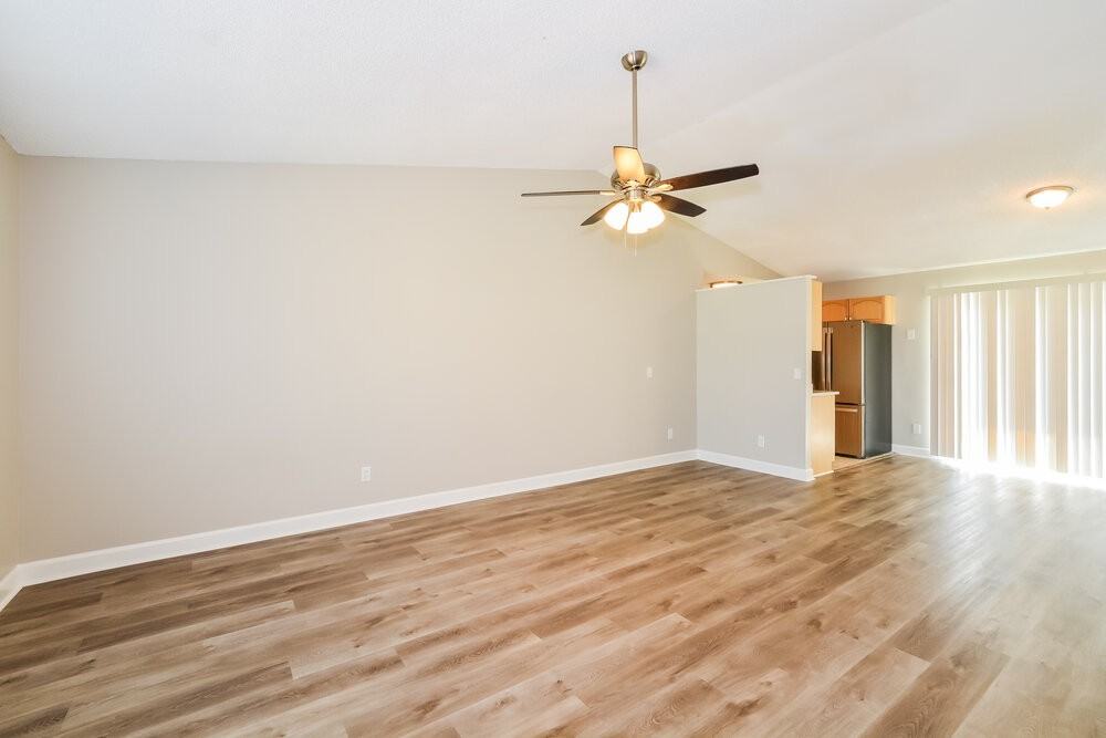 426 Iowa Woods Cir E - Photo 3 of 17