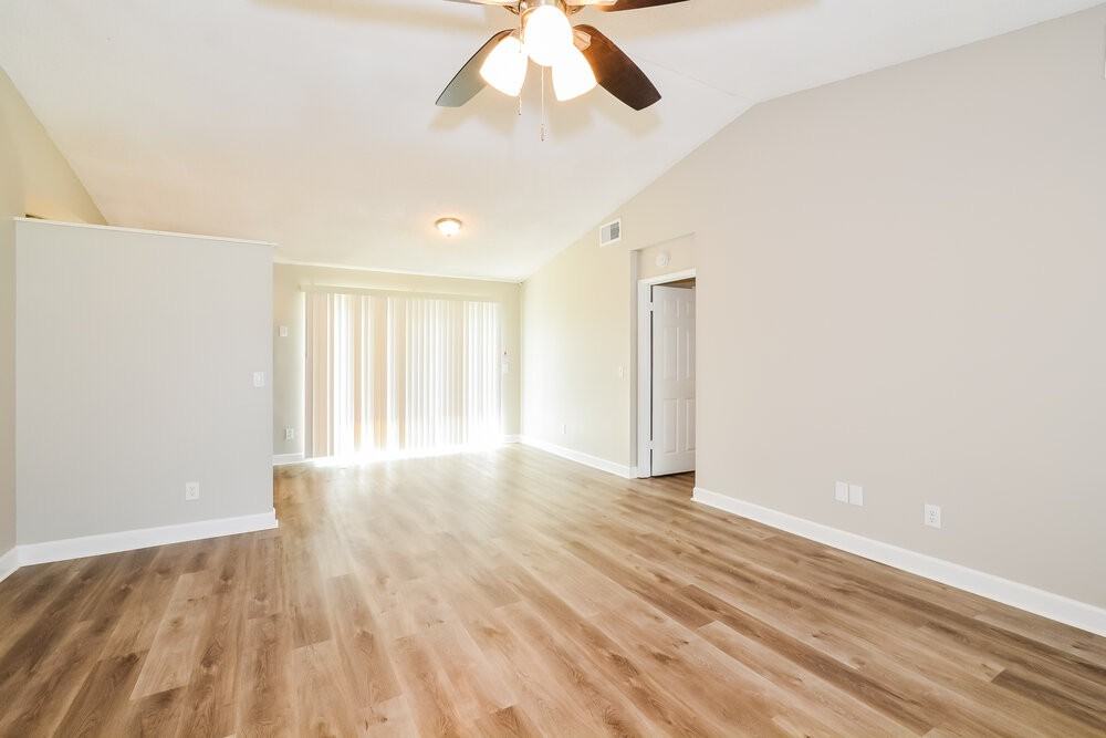 426 Iowa Woods Cir E - Photo 5 of 17