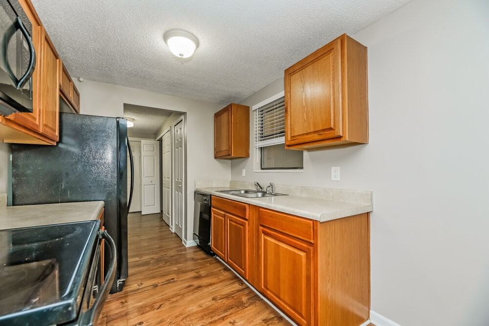 2819 Kiowa Ave - Photo 7 of 19