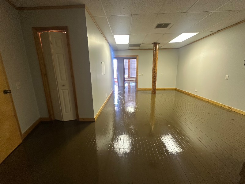 120 N Main St - Photo 4 of 18