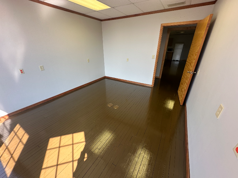 120 N Main St - Photo 6 of 18
