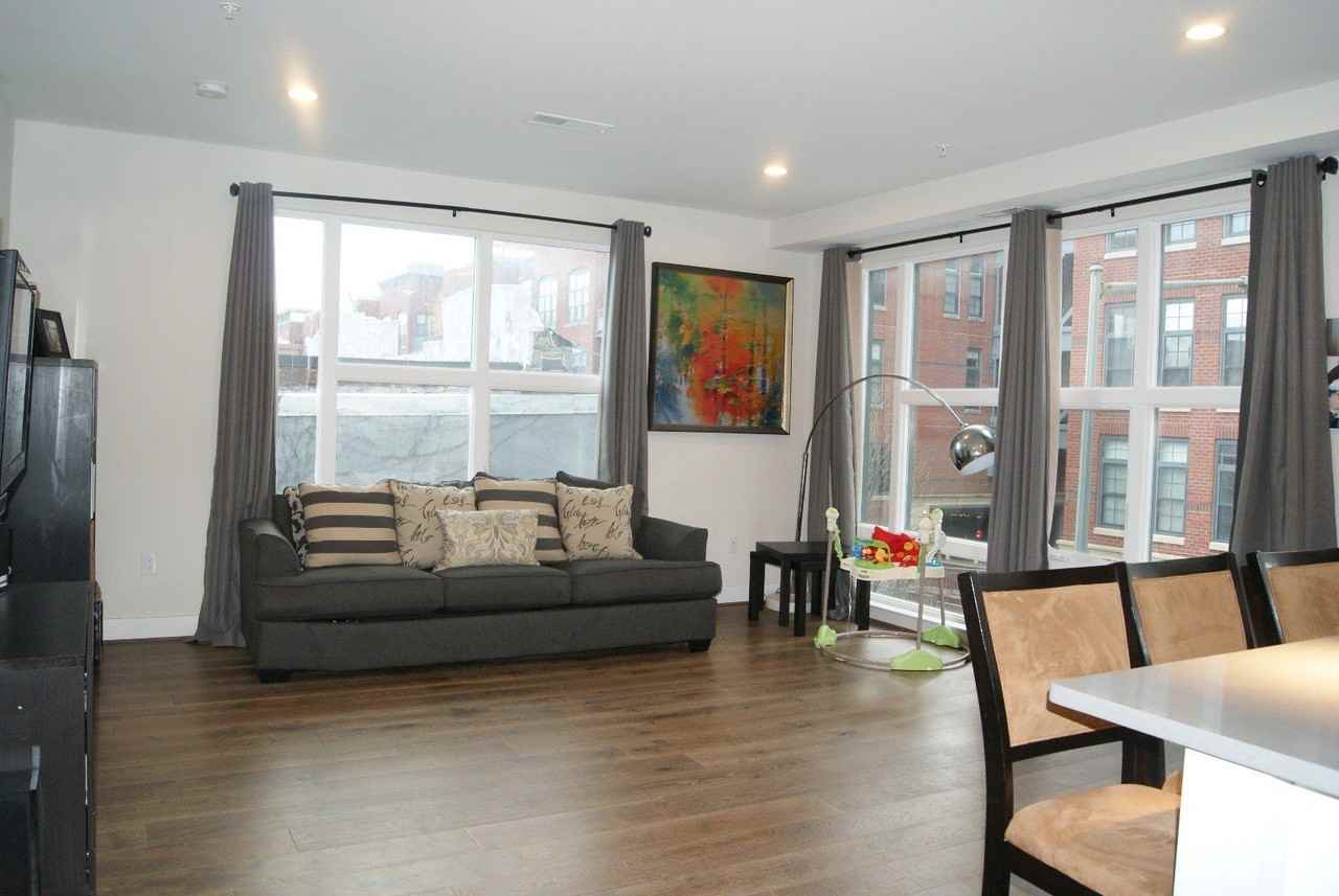 2337 Champlain St Nw #203 - Photo 6 of 15