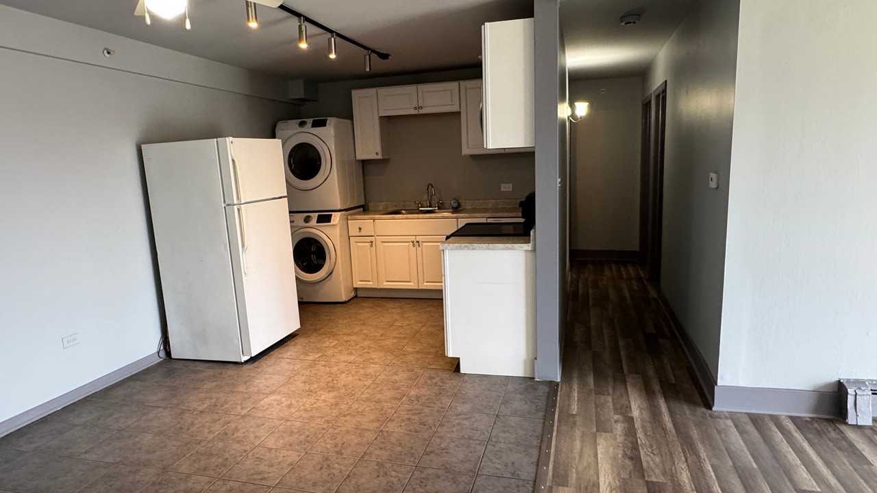 8581 W 101st Ter #7-307 - Photo 3 of 16