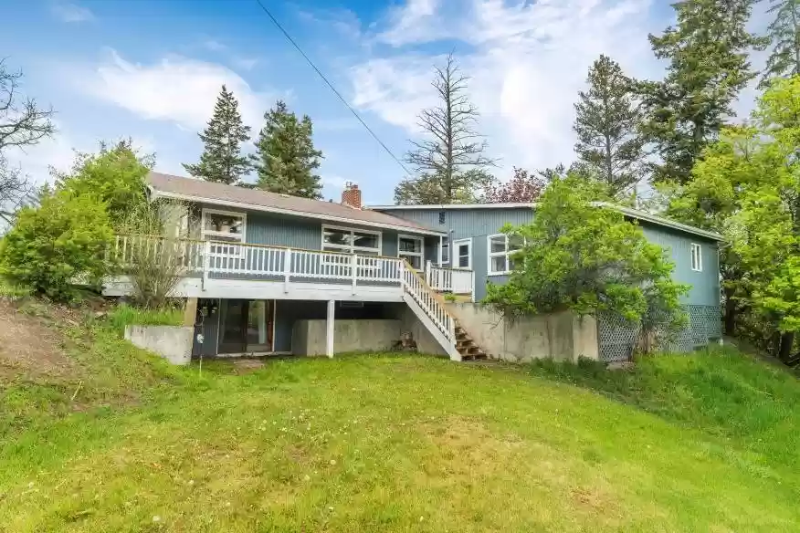 1749 Woodland Ave #A - Photo 4 of 27