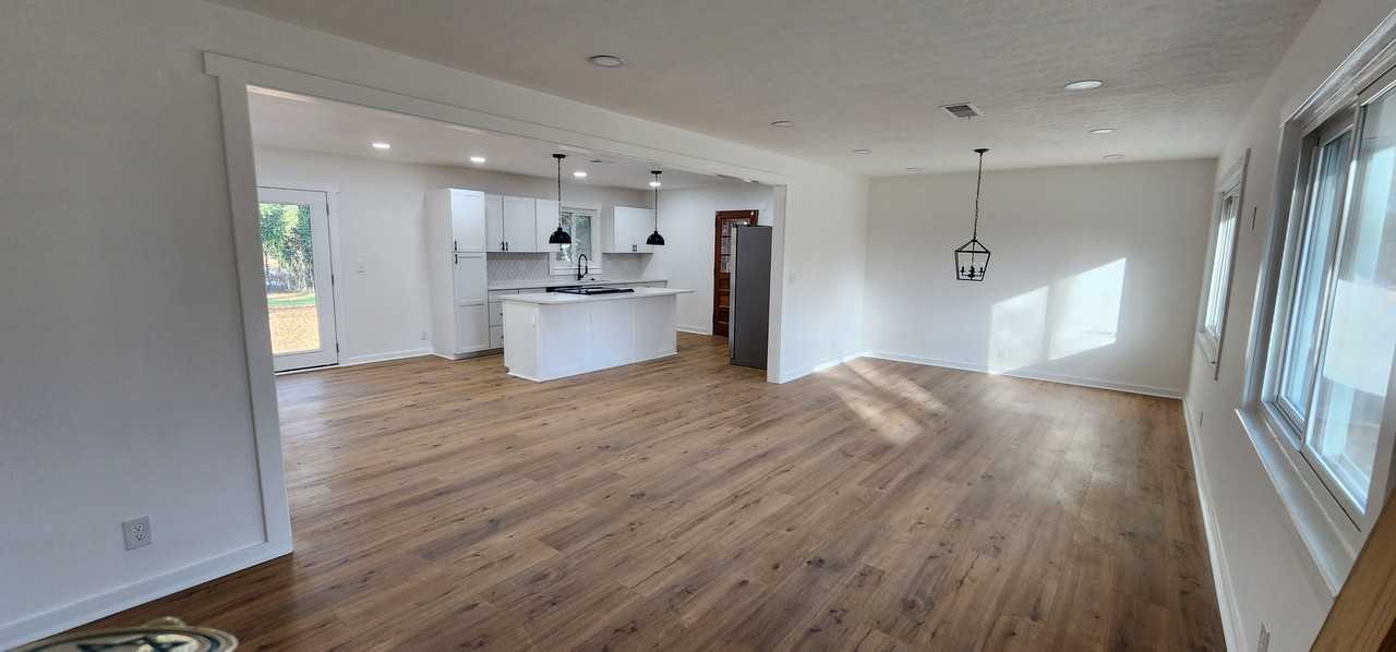 3401 Windridge Dr - Photo 2 of 16