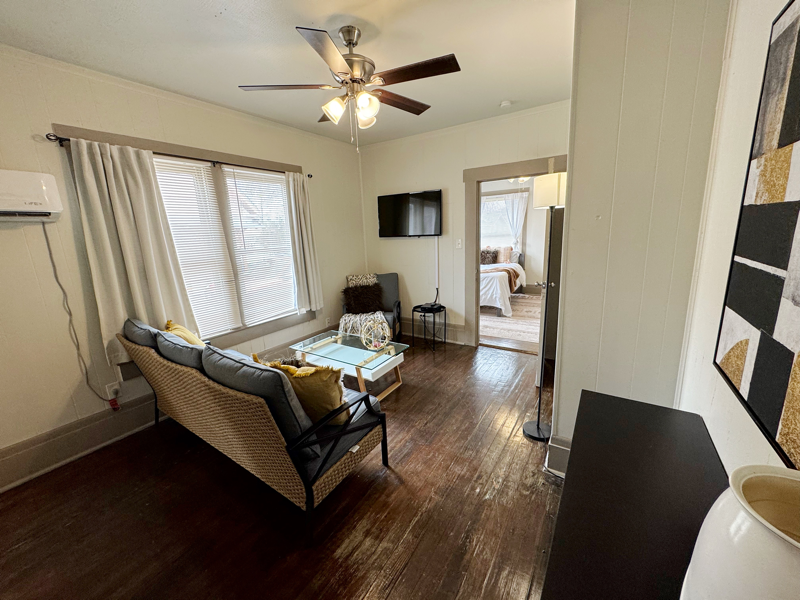 519 W Ridgewood Ct - Photo 3 of 18