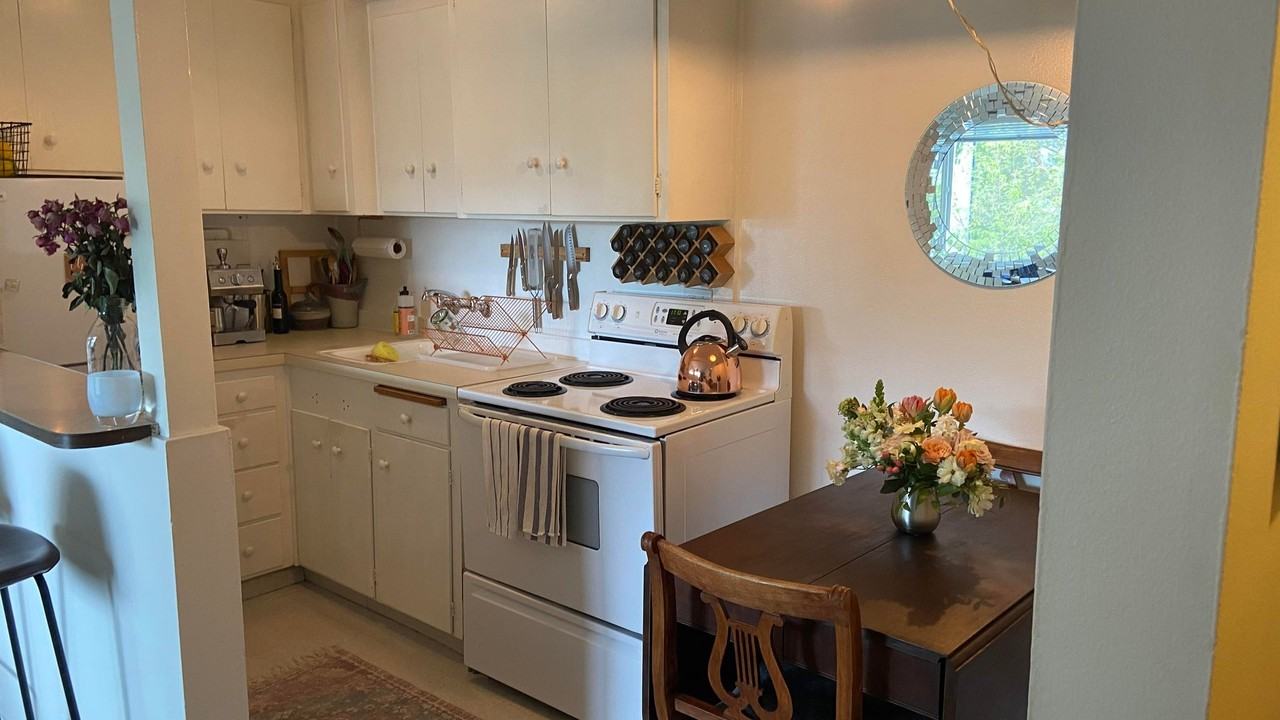 2349 W Newton St #103 - Photo 5 of 7