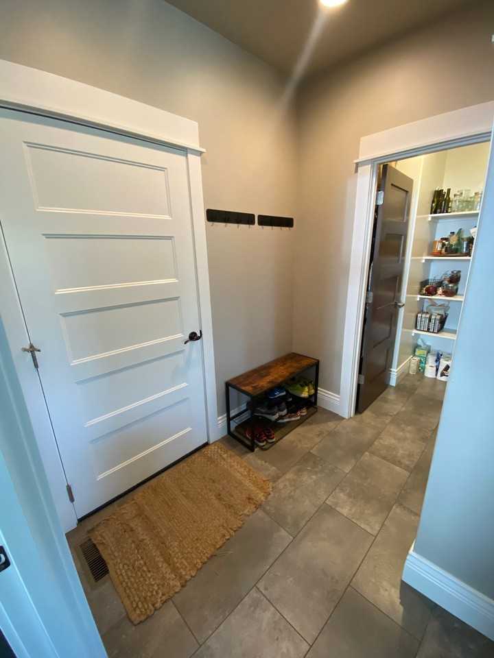 3319 S 26th Ave - Photo 5 of 18