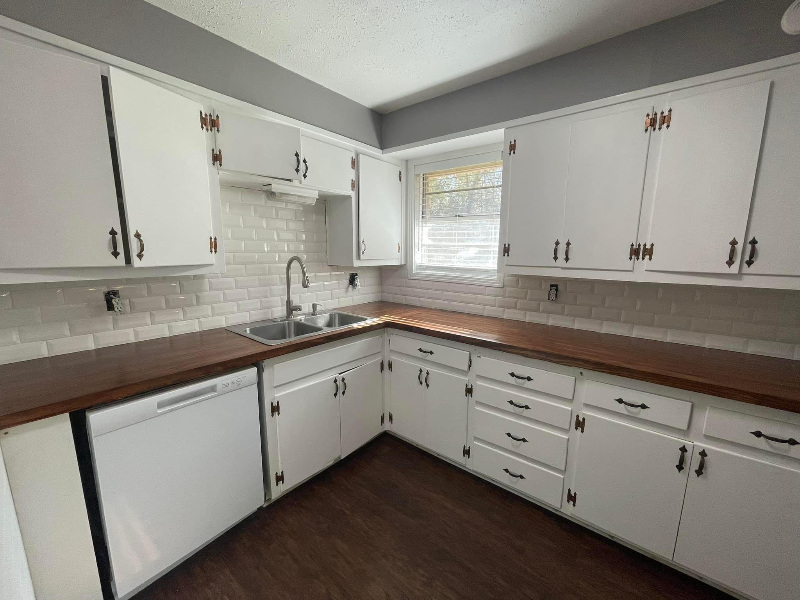 513 Nichols Dr - Photo 2 of 15