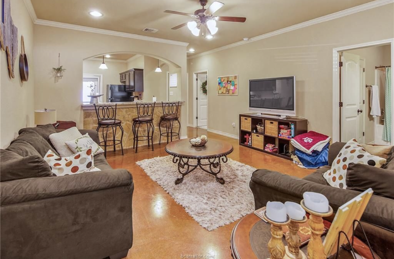 3207 Papa Bear Dr - Photo 2 of 21