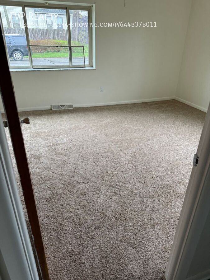 1140 E Erie Ave Apt 3 #3 - Photo 6 of 8