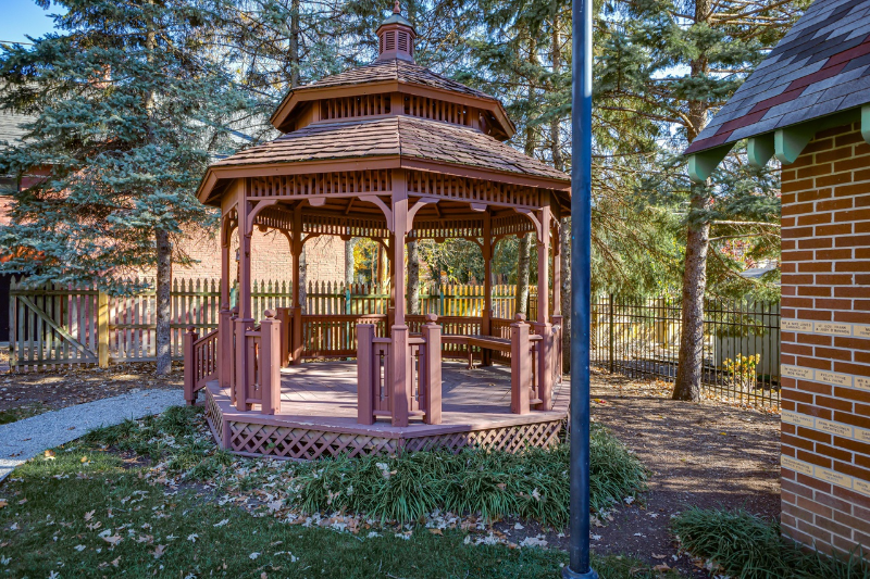 1408 Broadway St #D - Photo 6 of 12