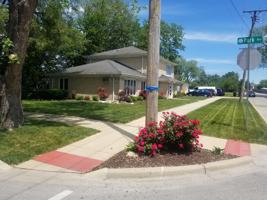 featured image of 4545 Park Ave #1