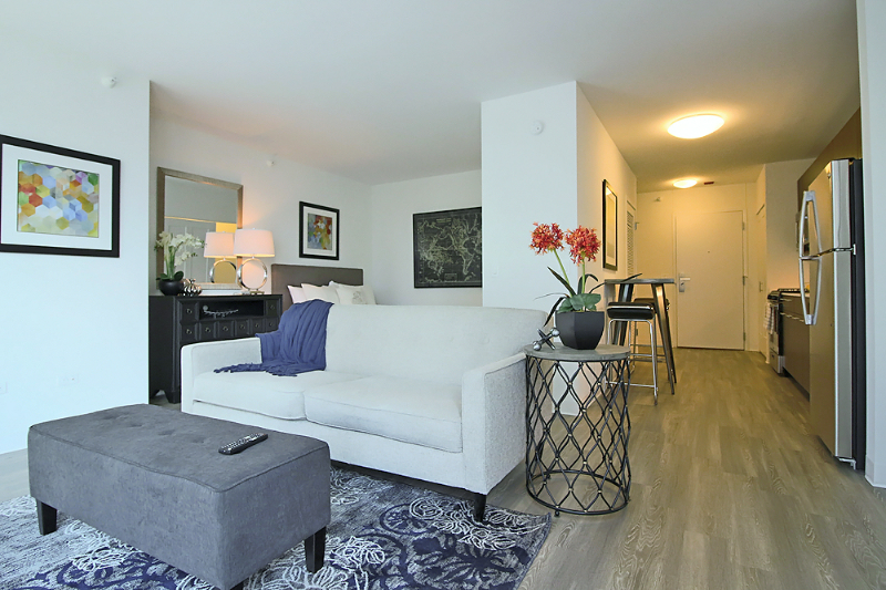 626 N Wells St - Photo 3 of 15