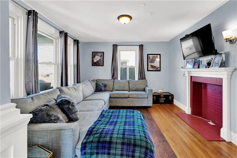 145 Market St #1 - Photo 5 of 11