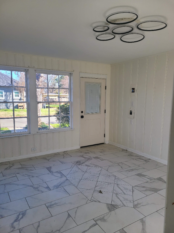 701 College St - Photo 3 of 5