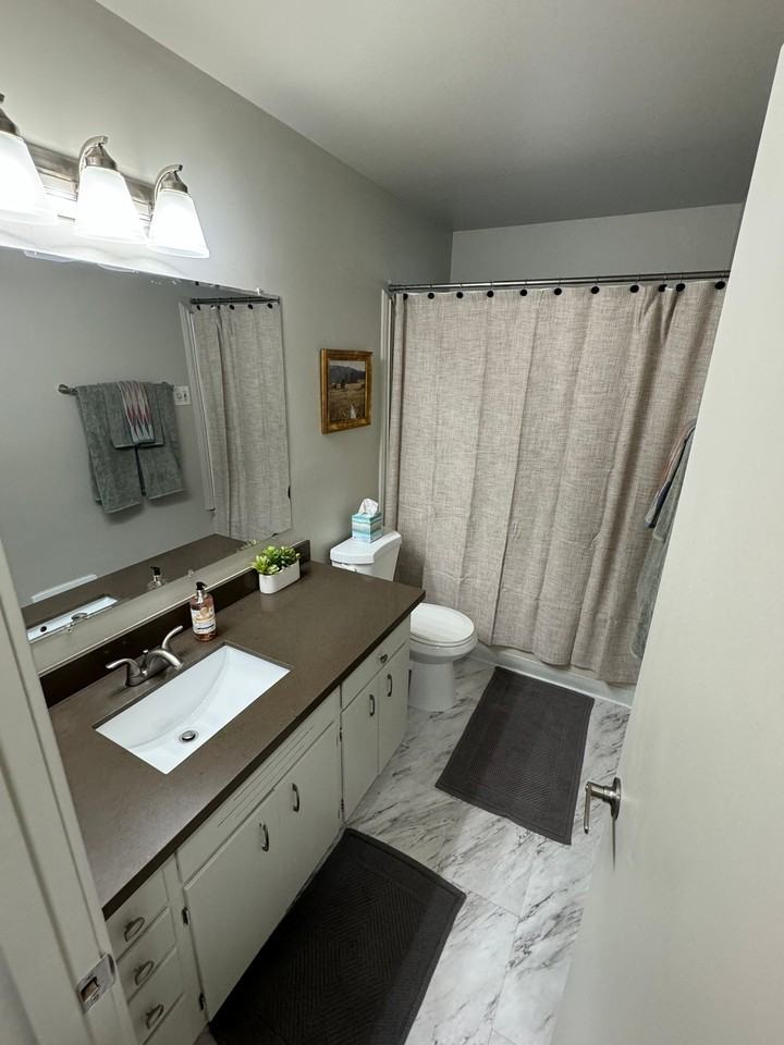 N 2nd St #1016 - Photo 3 of 10