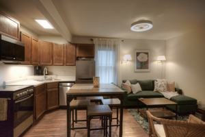 featured image of 500 N Lake St #UP