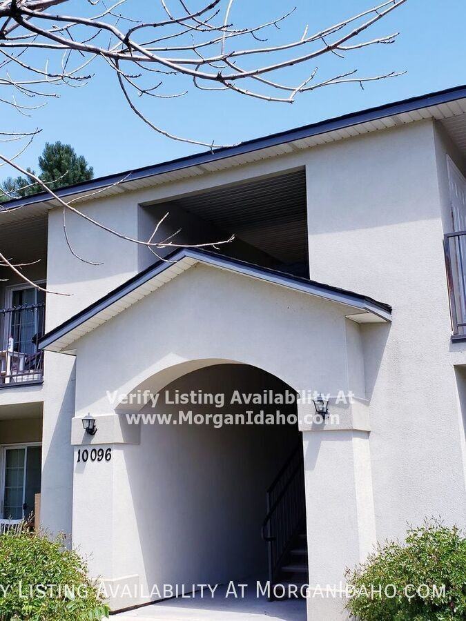 10096 W Garverdale Ln #202 - Photo 2 of 13