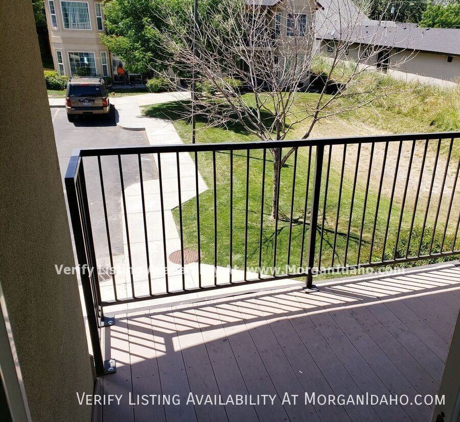 10096 W Garverdale Ln #202 - Photo 4 of 13