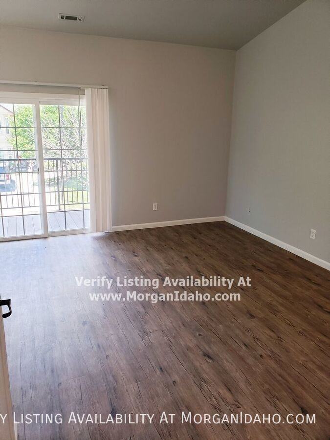 10096 W Garverdale Ln #202 - Photo 7 of 13