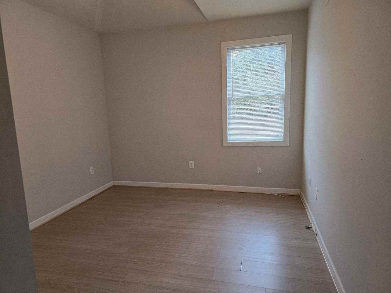 615 Homestead St #1B - Photo 3 of 6