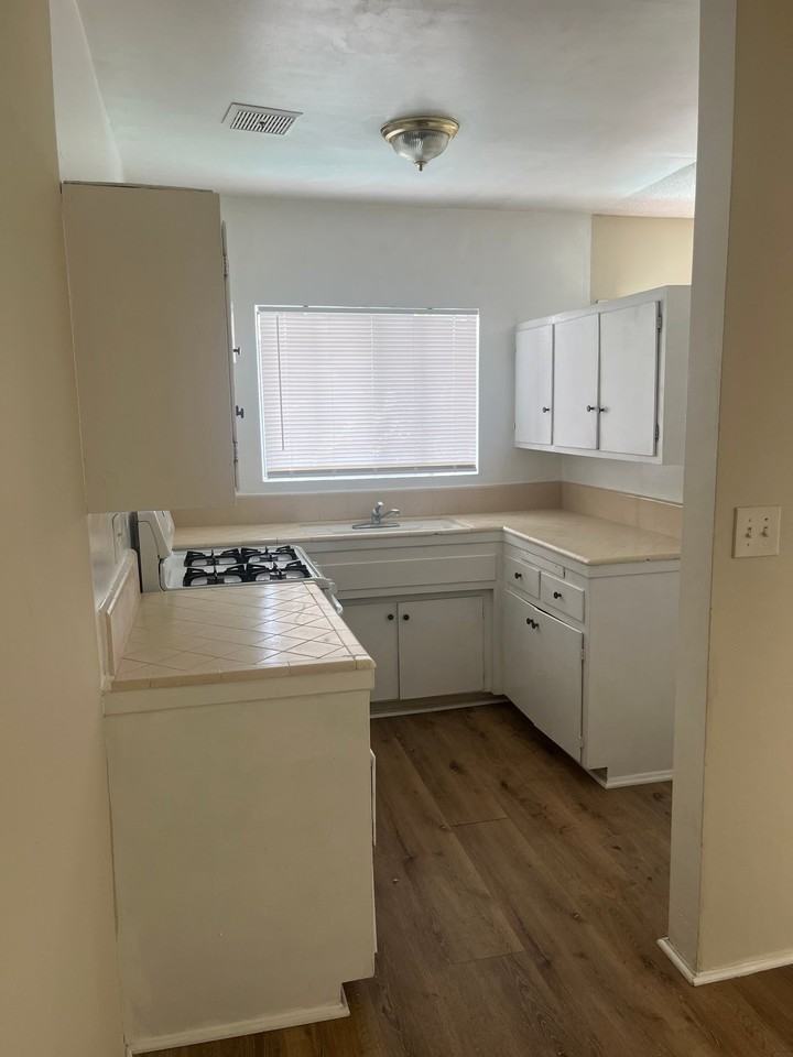 9000 Arcadia Ave #J - Photo 4 of 6