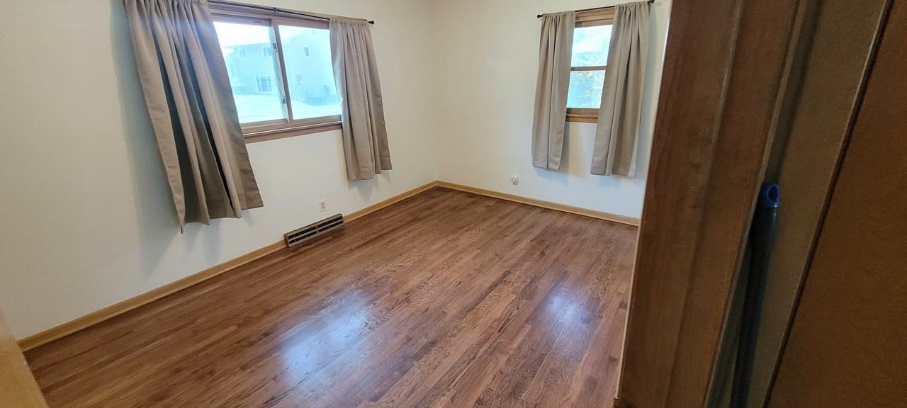 7602 Parker St - Photo 6 of 29