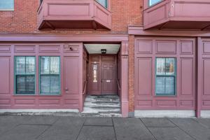 featured image of 7 E Berkeley St #4