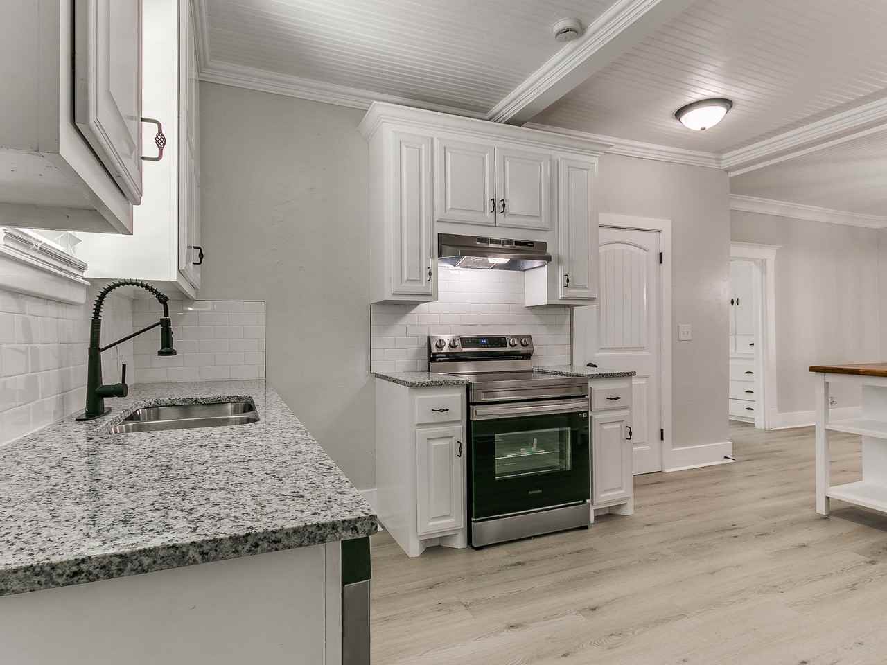 1828 W Park Pl - Photo 7 of 15