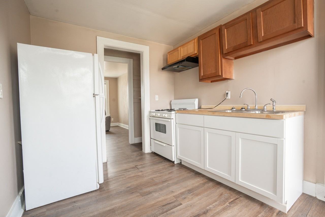 1918 W Washington St #4 - Photo 3 of 10