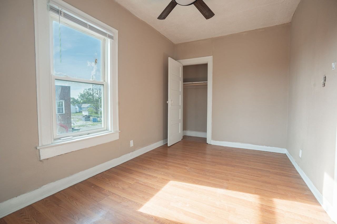 1918 W Washington St #12 - Photo 6 of 12