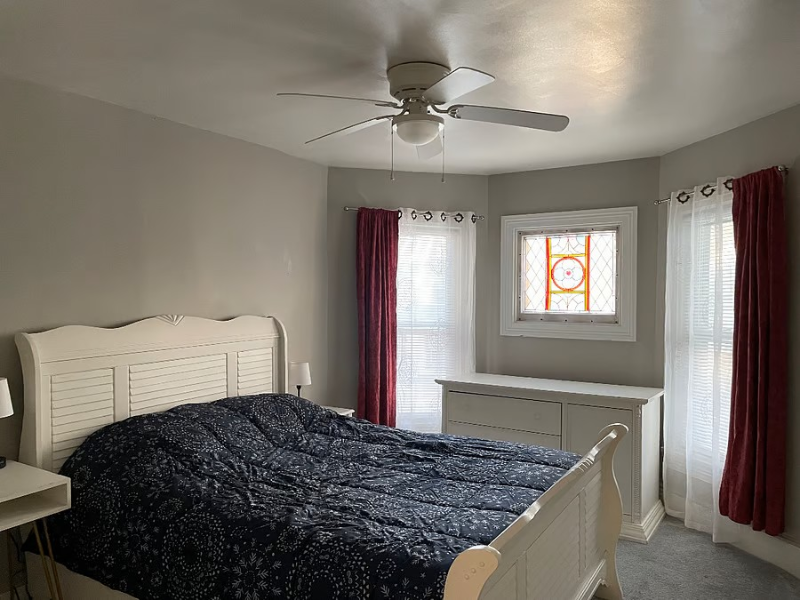 52 18th St - Photo 4 of 11