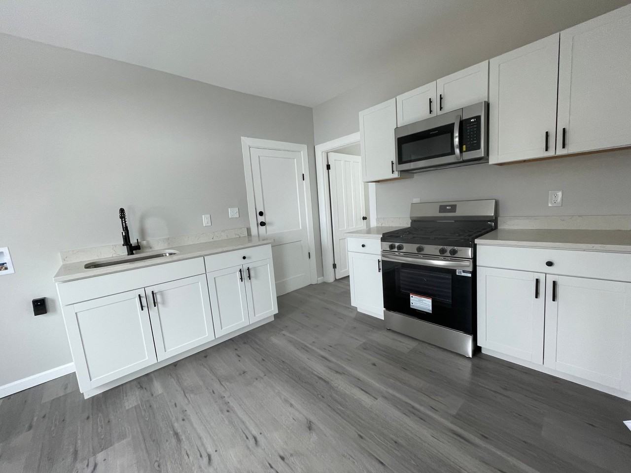 29 Walnut St #2ndFL - Photo 4 of 10