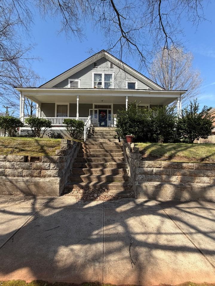 401 E Broad St #1