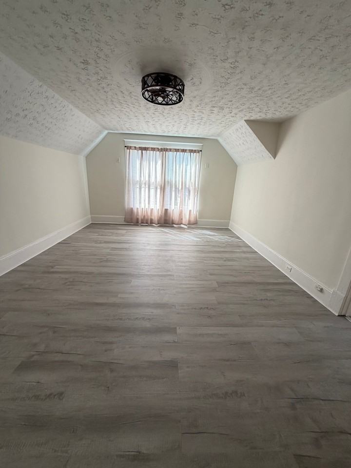 401 E Broad St #1 - Photo 6 of 6