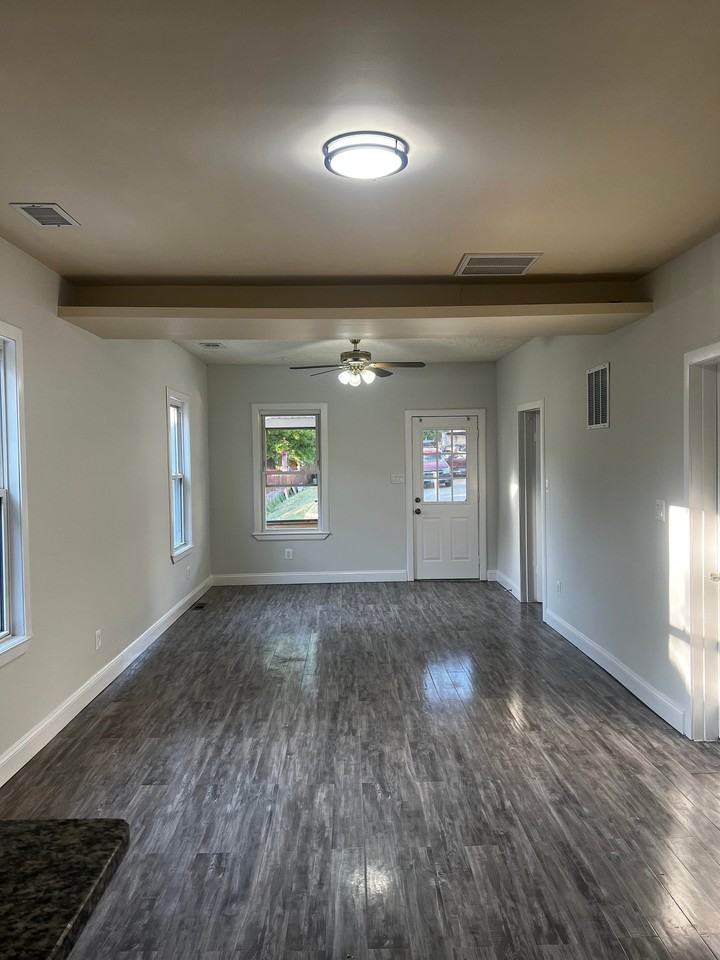 5405 Quintana St - Photo 2 of 16