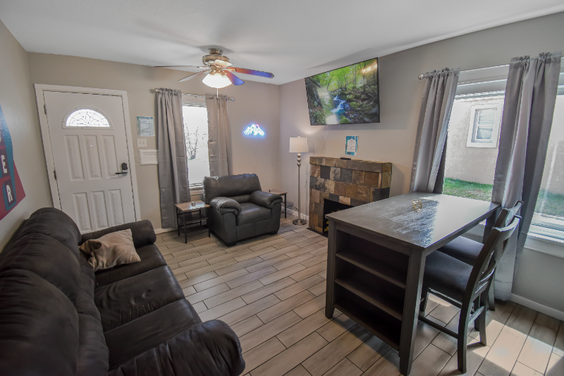 1621 Trenton St - Photo 5 of 11