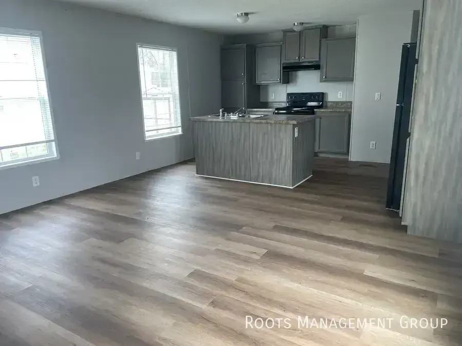 24 Locust St #24 - Photo 3 of 19