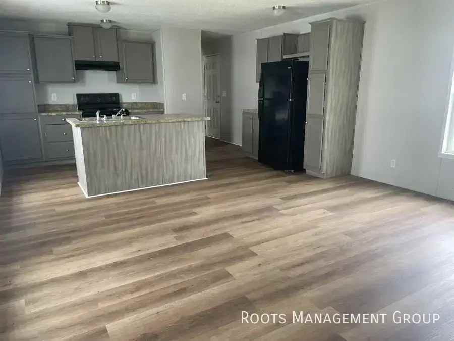 24 Locust St #24 - Photo 4 of 19