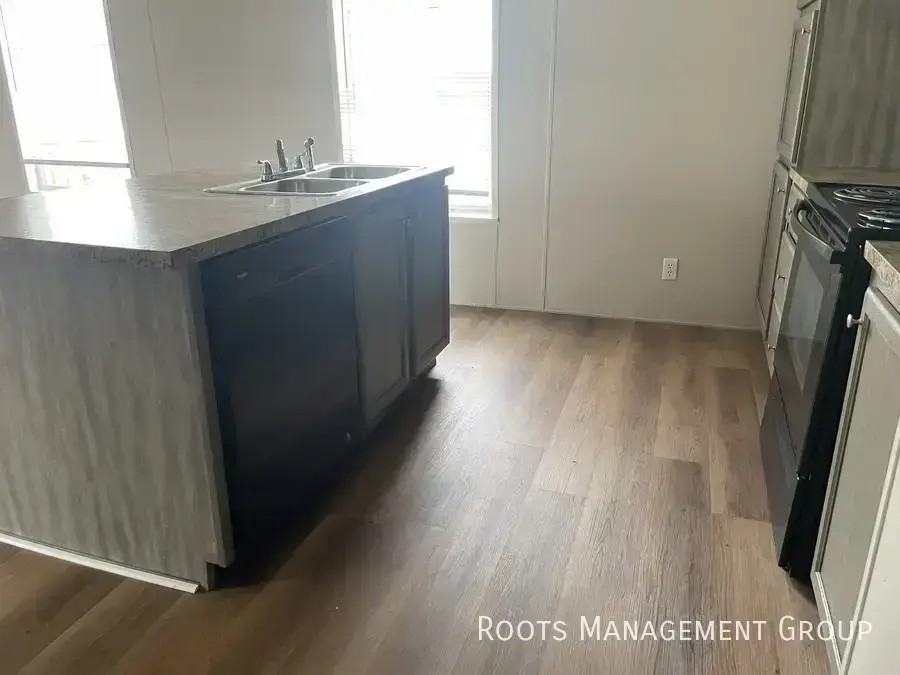 24 Locust St #24 - Photo 5 of 19